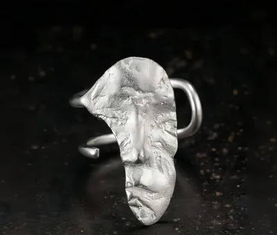 Non gender mask ring niche design high-end feel retro face trendy men's open mouth ring