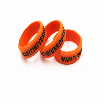 Fashion 2.5mm Thickness Debossed Color Filled Silicone Ring Top Quality Silicone Finger Ring