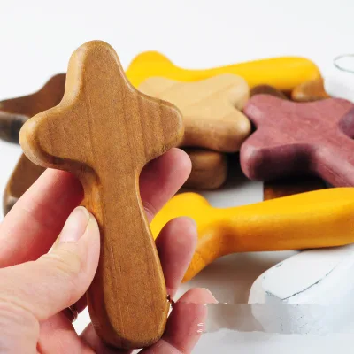 10cm Mini Small Wood Holding Hand Jesus Cross Wood Pendant Small Wooden Crosses