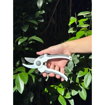 8-1/4" By-Pass Pruning Shears with Anti-Slip Grip Premium Garden Pruner for Efficient Tree Trimming Heavy Duty Pruner