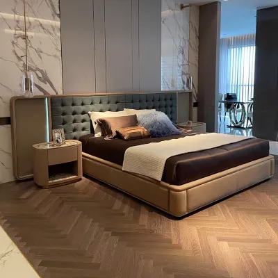 Italian Designer Luxury Queen Bed Modern Widescreen High-End Atmospheric Master Bedroom Bed for Villa Weddings Wooden Frame