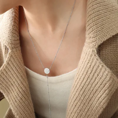 Retro Sunflower Pendant Necklace Luxury Silver Plated Waterproof Stainless Steel Jewelry Diamond Necklace