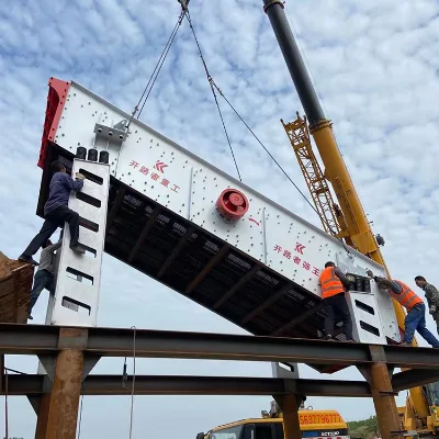 Factory Sale Sand and Gravel Vibrating Screen with Legs High Quality Product