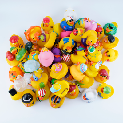Hot Selling Item Bulk Vinyl Floating Rubber Ducks Cartoon Cute Duck Bath Toys Different Sounding Duck
