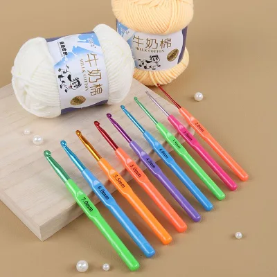 Crochet crochet set with plastic handle for crochet enthusiasts, easy to use long knitting needles