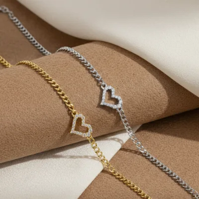 Lovely Craft 925 Sterling Silver Valentine's Day Jewelry 18k Gold Plated Heart Shaped Charm Vvs1 Moissanite Cuban Chain Bracelet