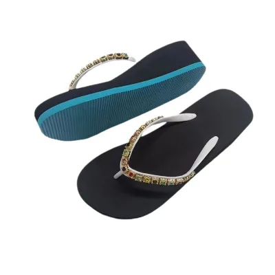 Wholesale Luxury Designer Female Flip-Flops Slippers for Summer Beach Soft Mules with Breathable Lightweight Features for Spring
