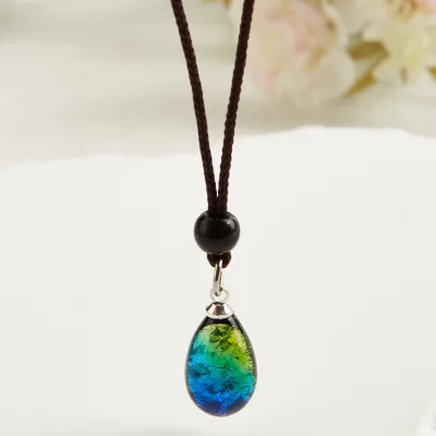 Women Girl Souvenir Elegant Firefly Pattern Fashion Fluorescence Lampwork Murano Glass Water Drop Pendant Jewelry Necklace