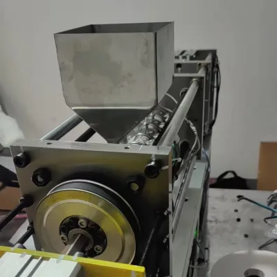 Mini Horizontal Injection Molding Machine With Mold Precision