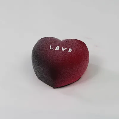 Exquisite High-quality Cream Cheese Frozen Dessert Cake Daily Snack Food Mousse with Heart Shaped Filling Box for Commercial Use