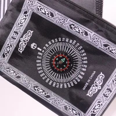 Factory Wholesale Muslim Prayer Mat With Compass Waterproof Fabric Pocket Travel Prayer Rug
