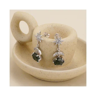 New Luxury Green Moss Earrings S925 Silver Inlaid Aquatic Grass Agate Jewelry Womens 925 Silver Triangle Earrings