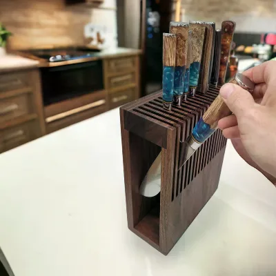 Hot Selling Knife Shelf Display Rack Standing Type Storage Tower Holder Kit Wood Knife Shelf for Three Knives