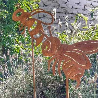 Garden Art Metal New Design Outdoor Garden Ornament Season Decoration Metal Bee Stake