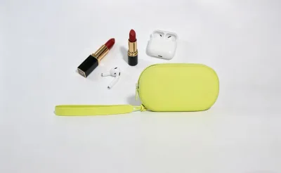 Travel Silicone Lipstick Holder Bag Small Silicone Makeup Organizer Case Lip Balm Holder