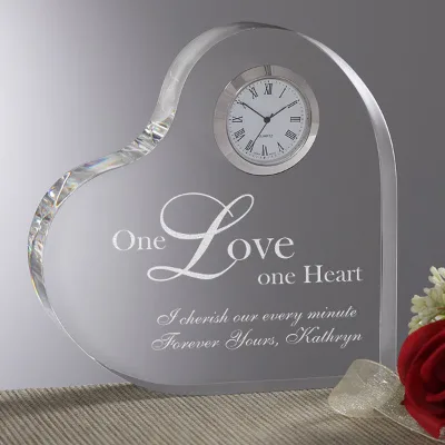 Personalized Wedding Favors Heart Shaped Crystal Glass Clock with Custom Logo & Photo Durable Souvenirs Gifts for Guests