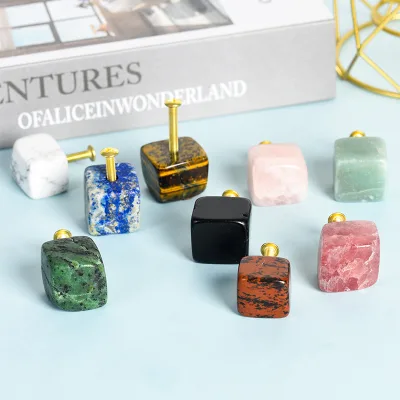 100% Natural Hot Selling Wholesale Natural Crystal Door Handle Decoration