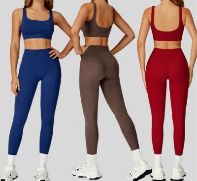 Breathable Lightweight Yoga Suit Round Neck Tight Reversible Shorts High Waist Fitness Yoga Set for Running Outdoors Front