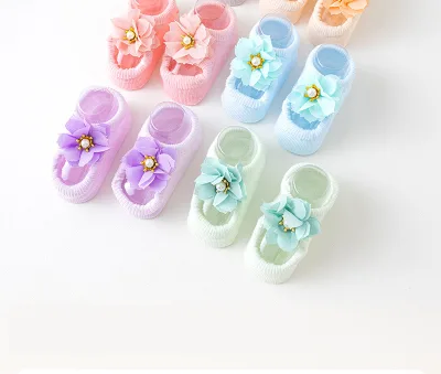 Hottest Selling Newborn Baby Bows Lace Beautiful Cotton Anti slip Grips Breathable for Toddler Girls