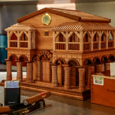 Luxury Cedar Wood Handmade Engraving Cigar House 3 Layers Cigar Wooden Box