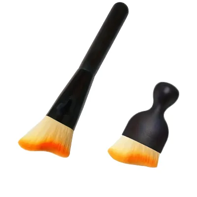 Soft-bristled Long-handled Detailing Brush for Face Makeup and Lip Liner Synthetic Hair Plastic Handle