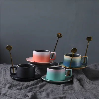 High-Value Light Luxury Ceramic Coffee Cup with Lid Creative Mug and Saucer Set for Household Use and Gifts