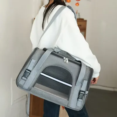 2024 Wholesale Portable Pet Bag for Outings Large Capacity Portable Cross-body Pet Backpack