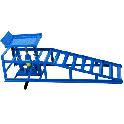 Hydraulic Ramp for Vehicle Inspection and Diagnostics with Adjustable Height and Stability