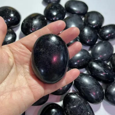 High-quality Natural Quartz Spiritual Healing Crystal Black Tourmaline Palm Stone