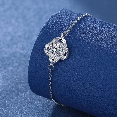 's new four-leaf clover bracelet, women's collarbone chain, cross-border fashion zircon jewelry, live-streaming