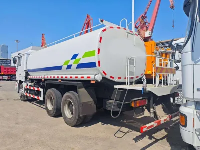 6X4 20CBM Water Sprinkler Truck 290HP for Road Cleaning and Dust Suppression in Algeria