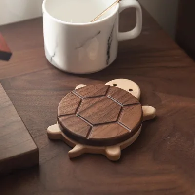 Custom Turtle Shape Wooden Coaster OEM Engraved Logo Walnut & Beech Wood Tortoise Cup Mat for Coffee Tea Table Decor Wholesale