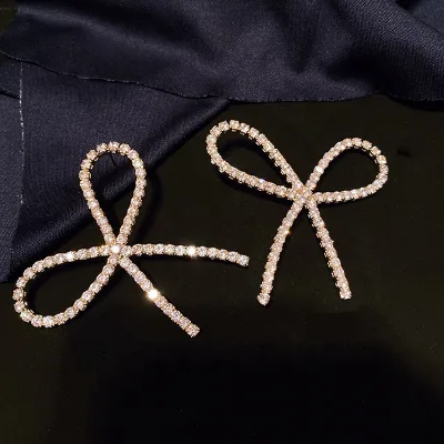 Fashion Crystal Butterfly Bowknot Earrings Gold Plated Claw Chain Rhinestone Earrings for Women