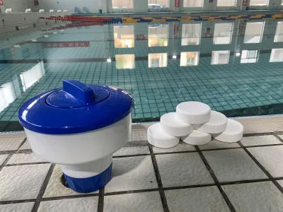 Universal 7 Inch Floating Pool Dispenser Chlorine Tablets Adjustable Chemical Floater for In-ground Above-ground Pools