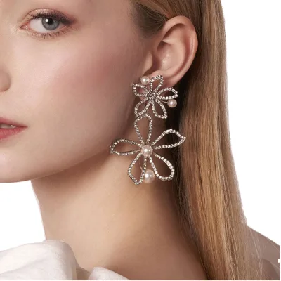 High-End Vintage Gold Plated Stainless Steel Jewelry Trendy Pearl Flower Drop Earrings Diamond Three-dimensional Petal Design