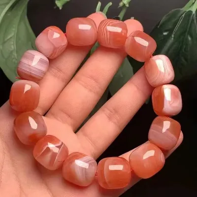Wholesale High-quality Natural Red Agate Round Bucket Bracelet