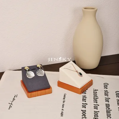 JINSKY High-End Solid Wood Jewelry Display Rack Hot Table for Necklace Bracelet Ring Elegant Bracket Design