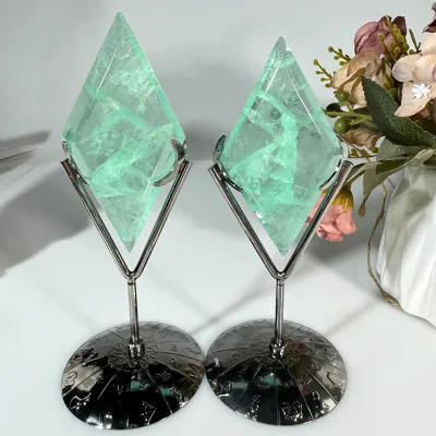 Wholesale Natural crystal diamond stone heading green fluorite carving polished crystal crafts for home decoration