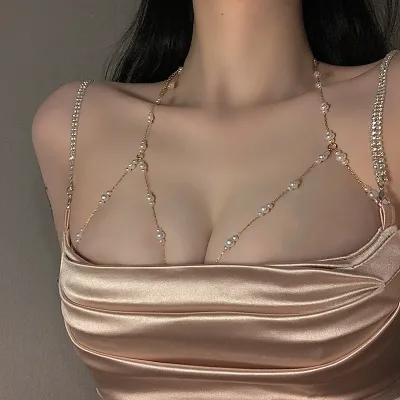 Custom Female Acrylic Open Back Halter Sexy Chain Beaded Crystal Body Chain for Nightclub Silver Rhinestone Body Chain