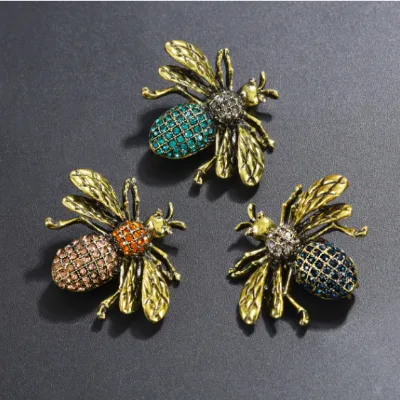 Hot Selling Summer Accessories Insect and Bee Rhinestone Brooches for Men and Women Anti-exposure Collar Pins