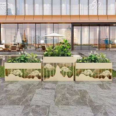 Customizable Iron Outdoor Furniture Rectangular Flower Rack Square Partition Fence for Restaurants Coffee Shops Floor Flower