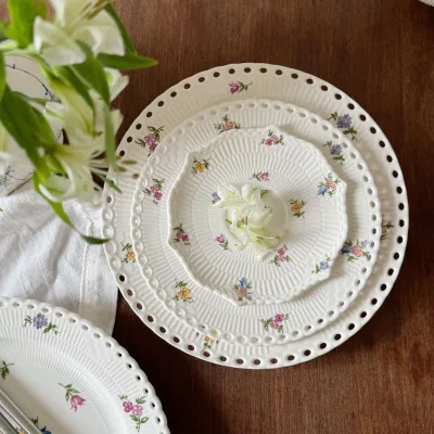 French-style Blue-and-white Floral Ceramic Plate Set Microwave Safe Petal-shaped Soup/Dessert Dinner Plate