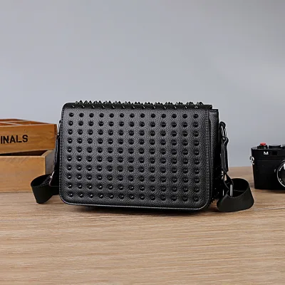 Pro ZInger Men's Skull Rivet Flap ENGLAND STYLE Vintage Fashion Bohemian Large Capacity Waterproof Logo Handbag Polyester Lining