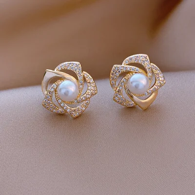 New Fashion Rose Pearl Earrings Women's High-grade Personality All-match Rose Earrings Exaggerated Earrings