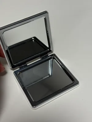 1X/2X Magnifying Mirror Unique Painting Compact Mirror with Classical PU Leather Personal Use Gift
