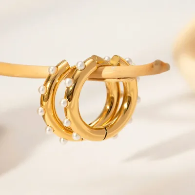 Hollow Out 18K Gold Plated Stainless Round Hoop Earrings Wholesale Small Pearl Hoop Earring for Weddings