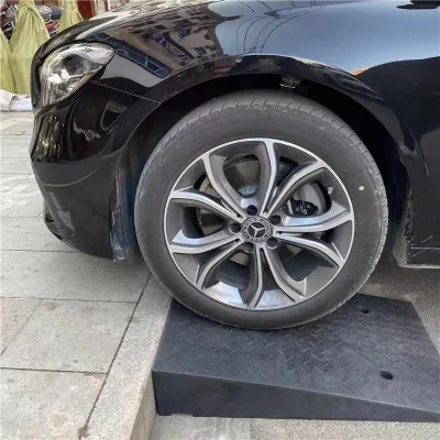 Roadside Slope Upward Auxiliary Sidewalk Car Entry Ramp Triangle Pad Universal Hill Climbing Model 102 OLIVER