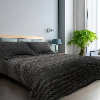 New Design Cheap Polyester Fiber Bed Quilt Microfiber Quilted Quilts Custom Soft Feather Filling Comforter