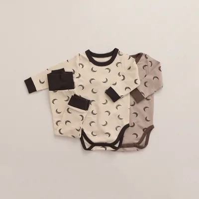 Unisex Stars Moons Pattern Baby Romper Spring Pure Cotton Thickened High-Waisted Belly-Protecting Pajamas Infant Crawling Suit
