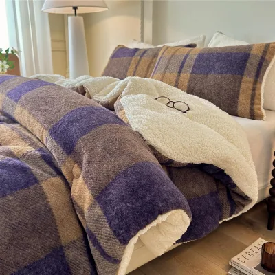 OEM ODM Checkered Sherpa Comforter Set 3Pcs Fluffy Warm Fleece Alternative Khaki Blue All-Season Contemporary 2 Pillowcases King